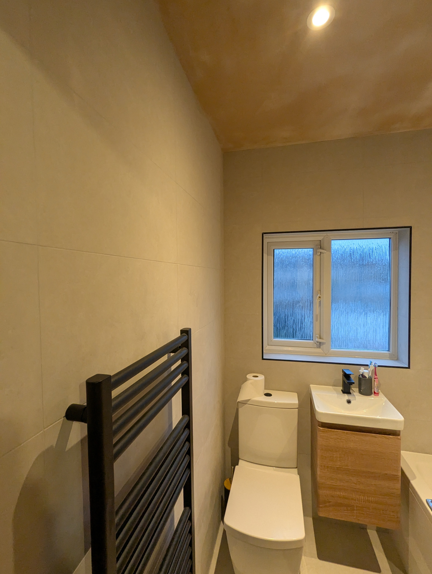 Wood-themed bathroom renovation